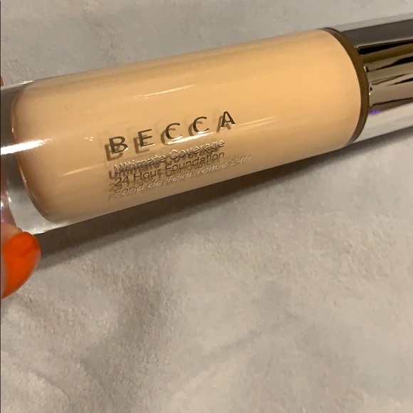 BECCA ULTIMATE COVERAGE 24 HOUR FOUNDATION - Picture 2 of 11